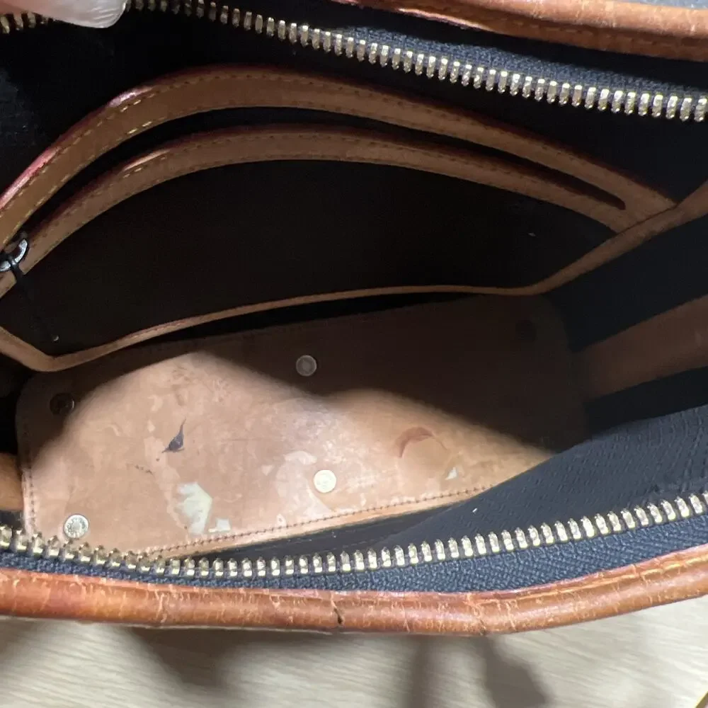 Vintage Dooney & Bourke Cabrio Black Perforated Leather Hobo Bag Read
